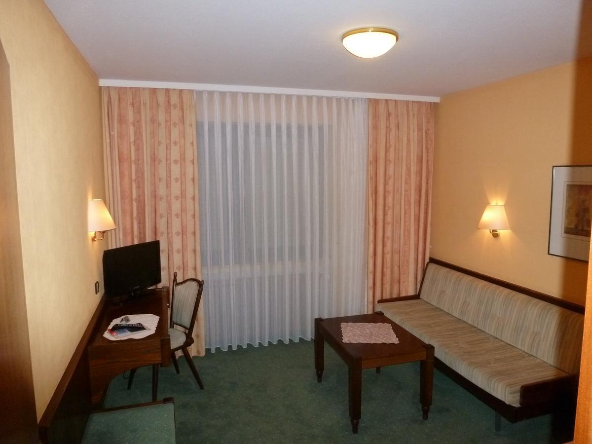 Hotel Am Schoenbuchrand Tübingen Exteriör bild